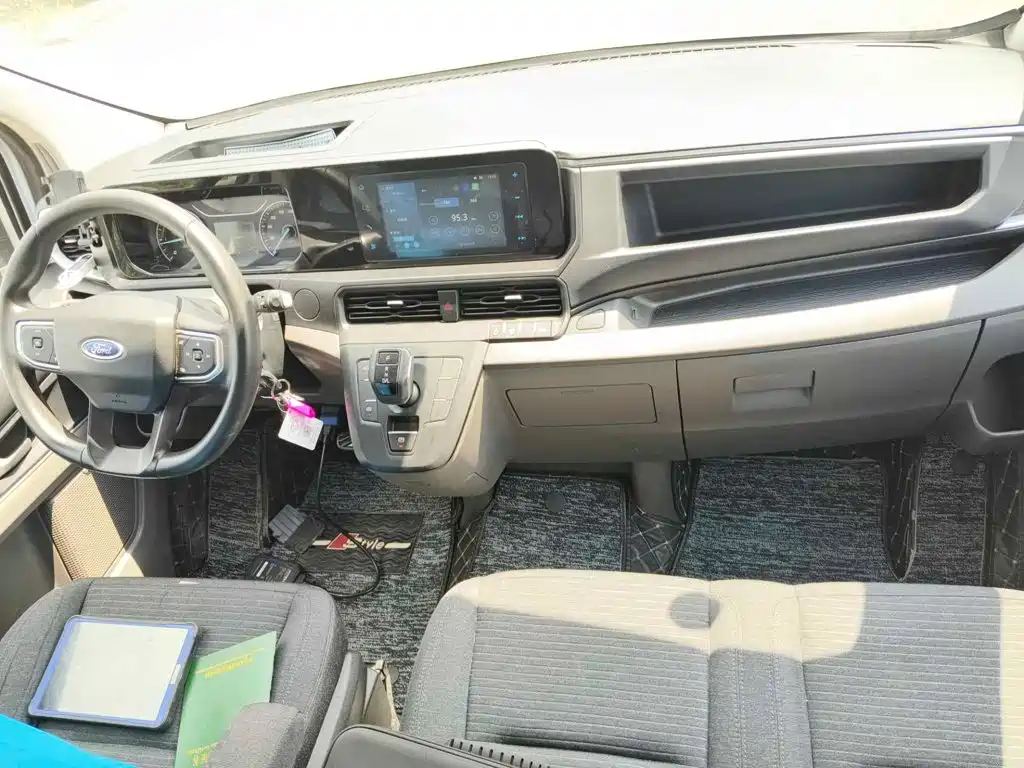 Ford Transit 2023 2023 Model 2.0T Diesel Automatic Multi-purpose Commercial Vehicle Medium Wheelbase Low Roof 5/6 Seater