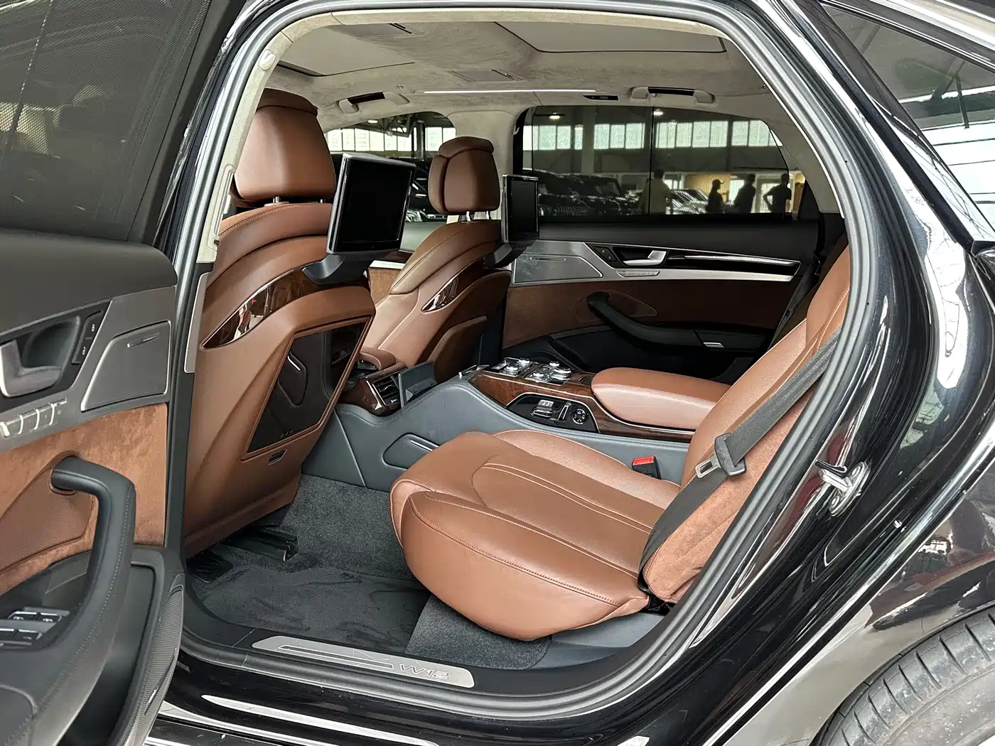 Audi A8 2014 A8L 6.3 FSI W12 quattro Flagship фото 10
