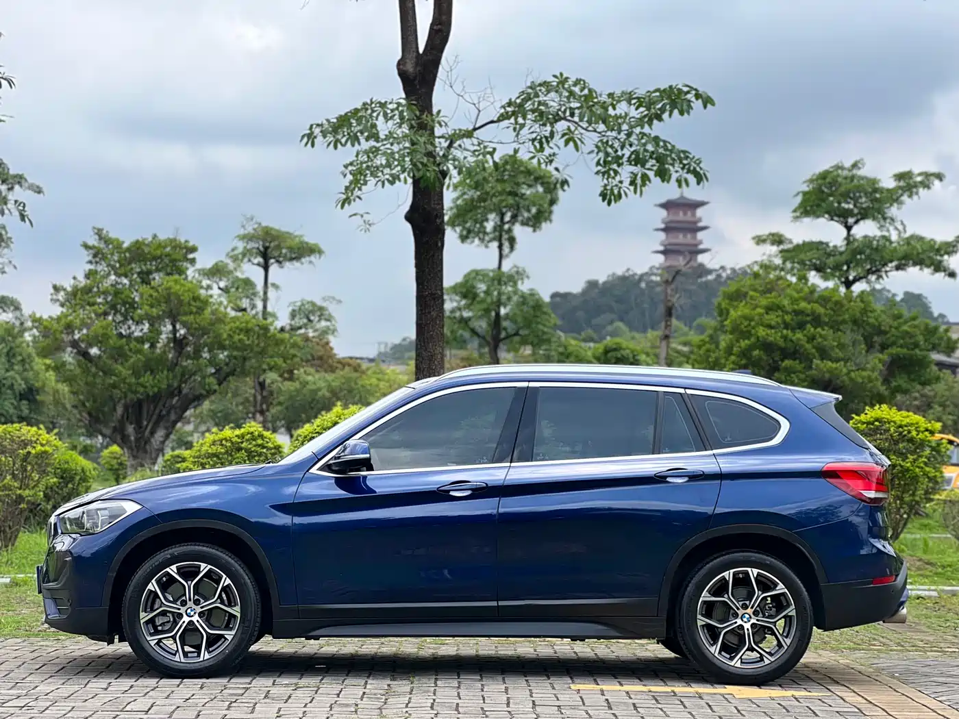 BMW X1 2020 sDrive25Li Leading Model фото 4