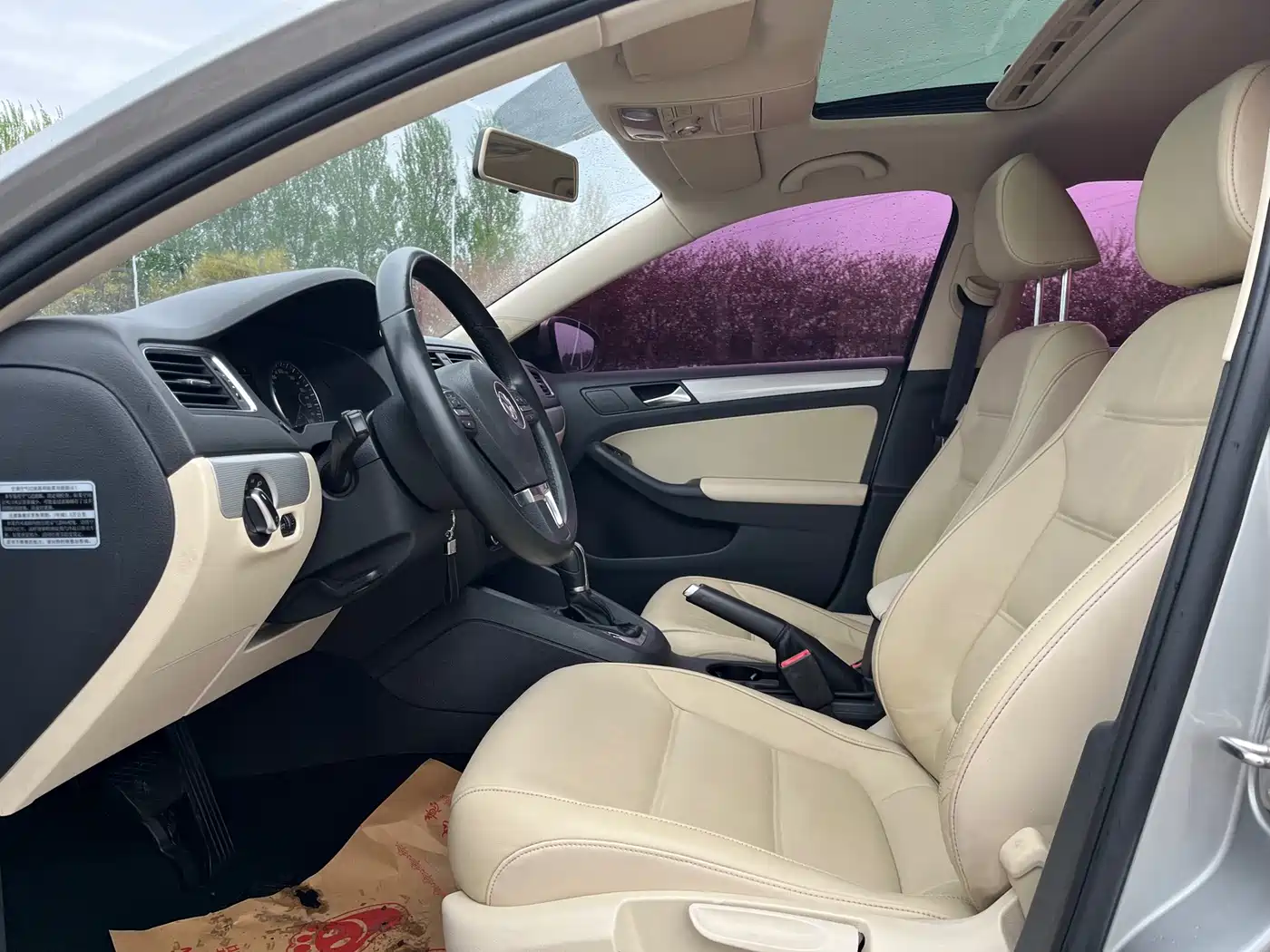 Volkswagen Sagitar 2012 1.4TSI Automatic Luxury фото 9