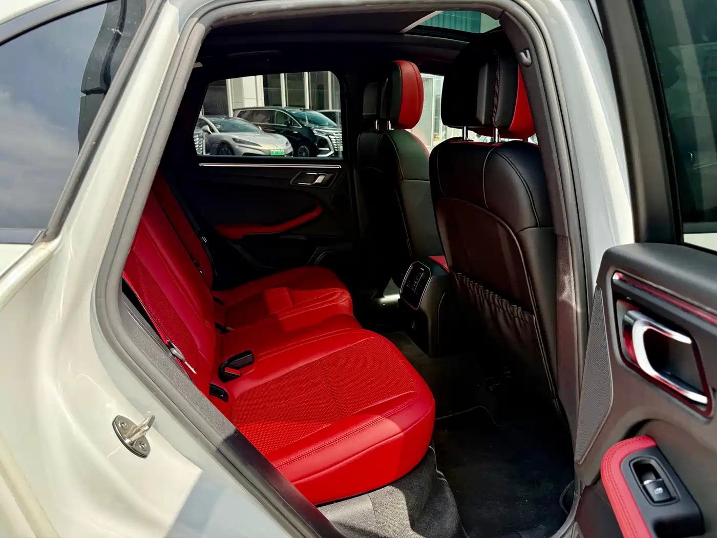 Фото 11 - Porsche Macan