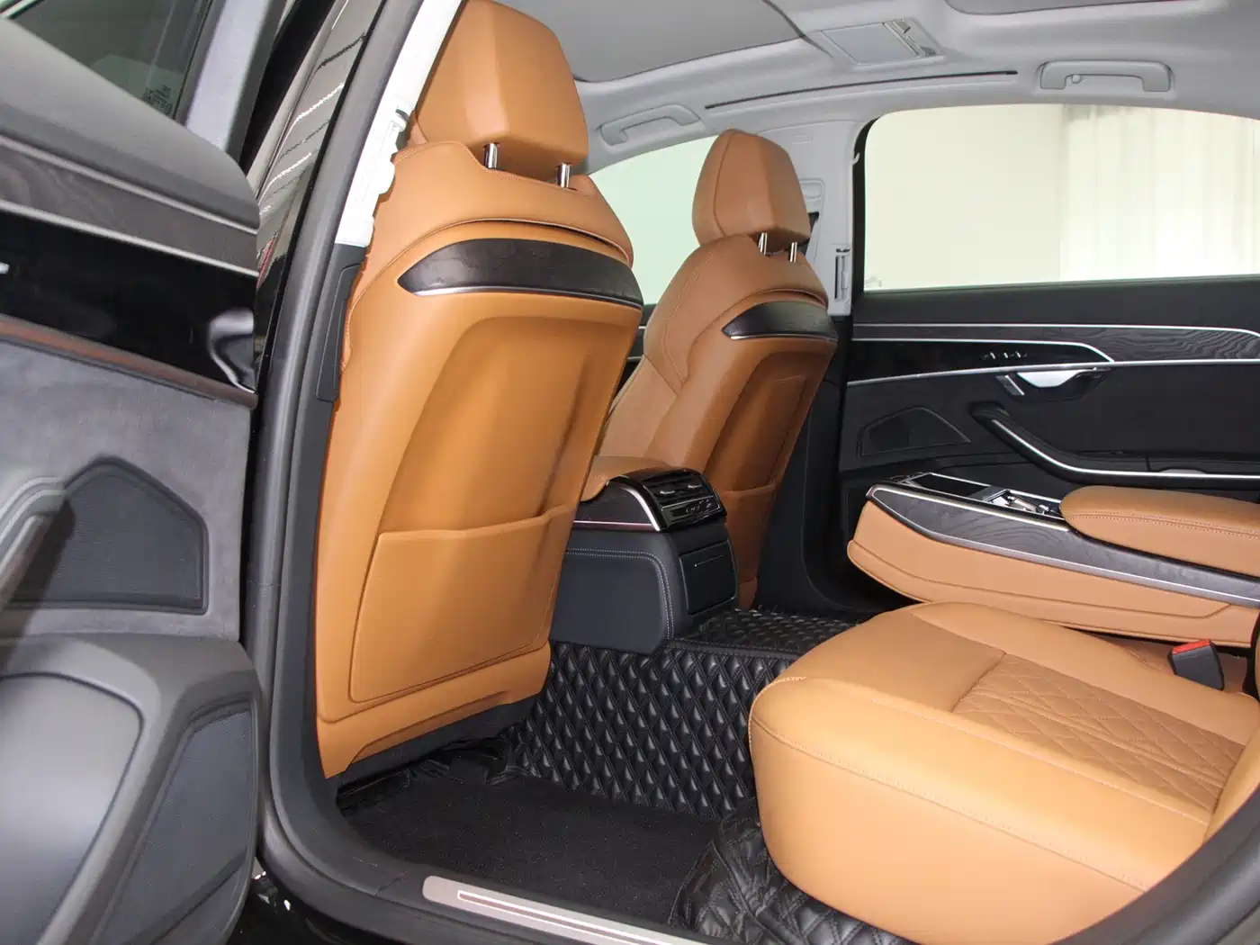 Audi A8 2023 A8L 50 TFSI quattro Exclusive фото 9