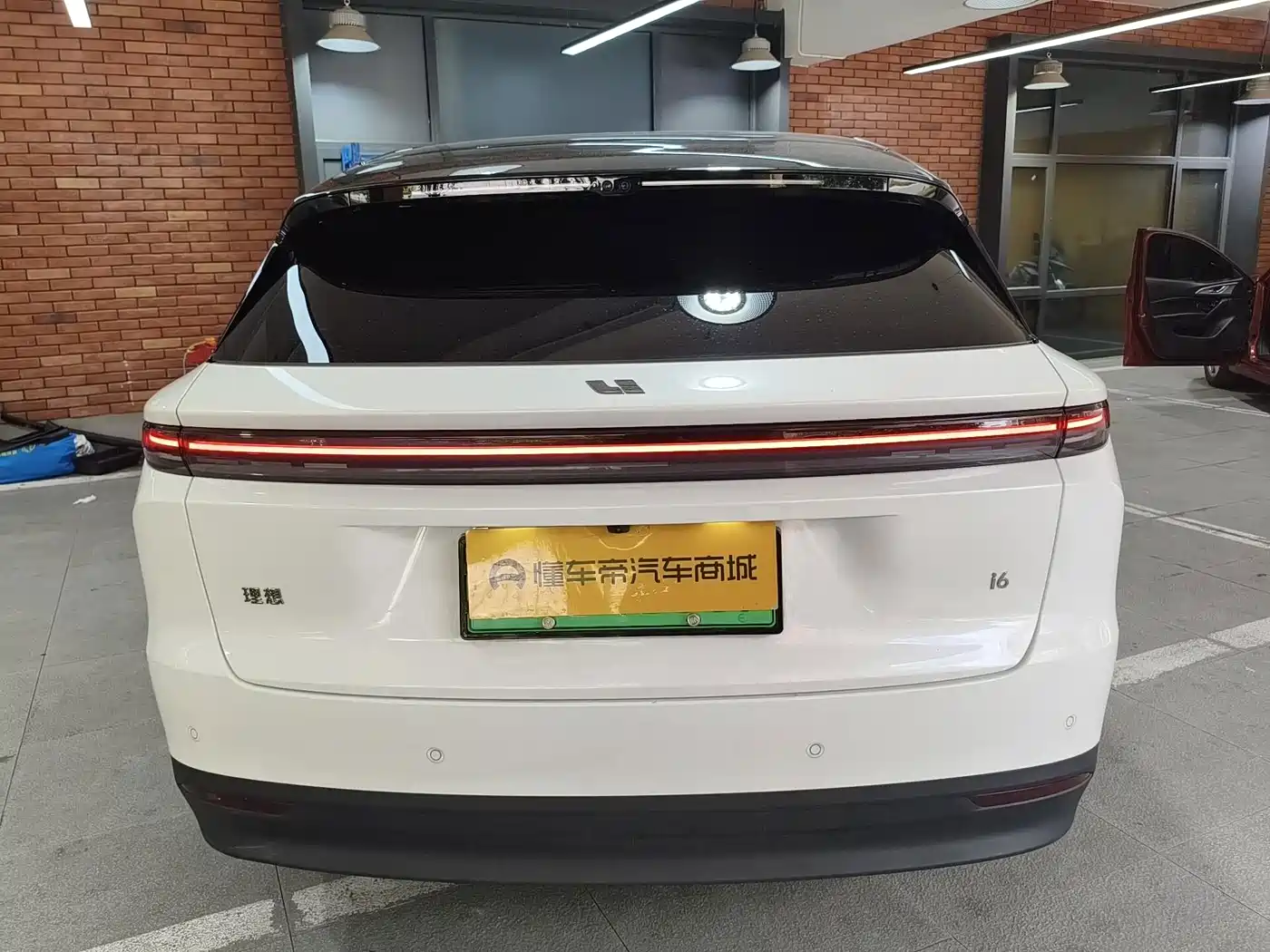 Li Auto i6 2026 2025 2WD Base Model