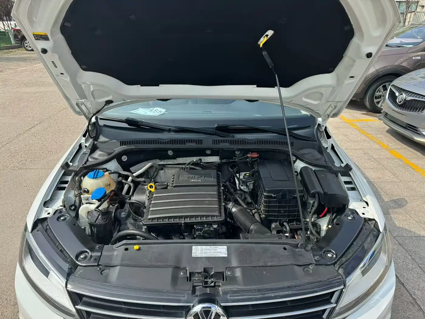 Volkswagen Sagitar 2017 1.6L Automatic Comfort фото 5
