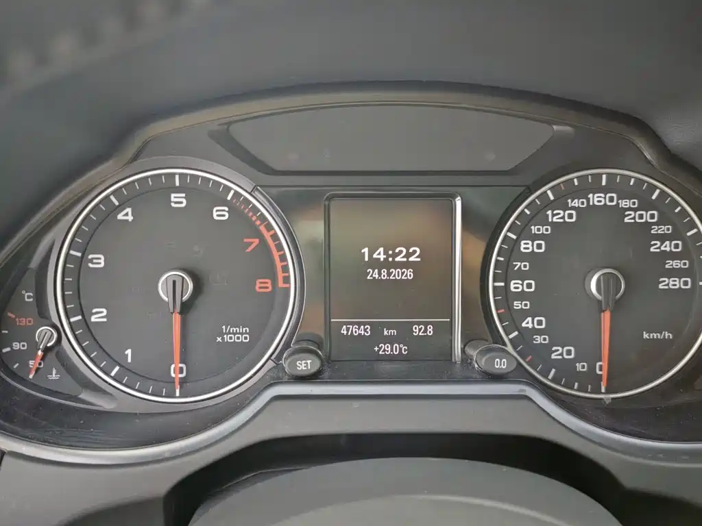Audi Q5 2018 2017 Plus 40 TFSI Technology