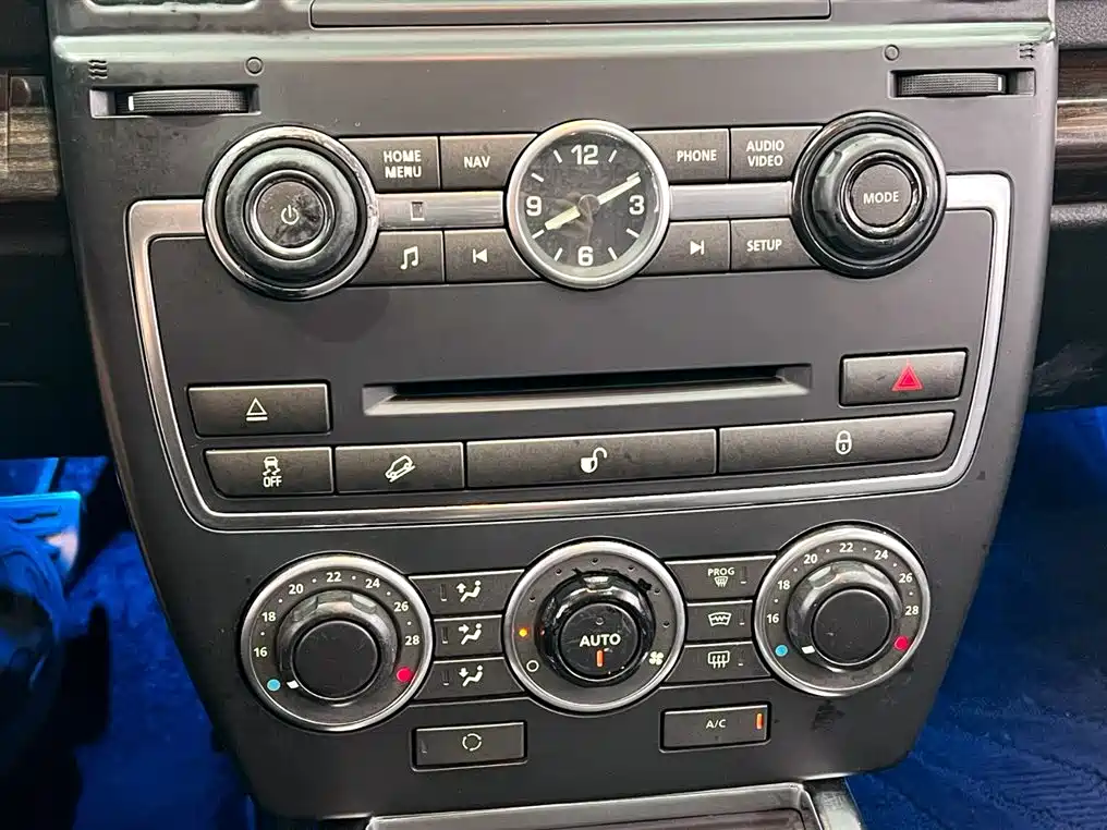 Land Rover Freelander 2 2013 2.0T Si4 SE Petrol Version фото 12