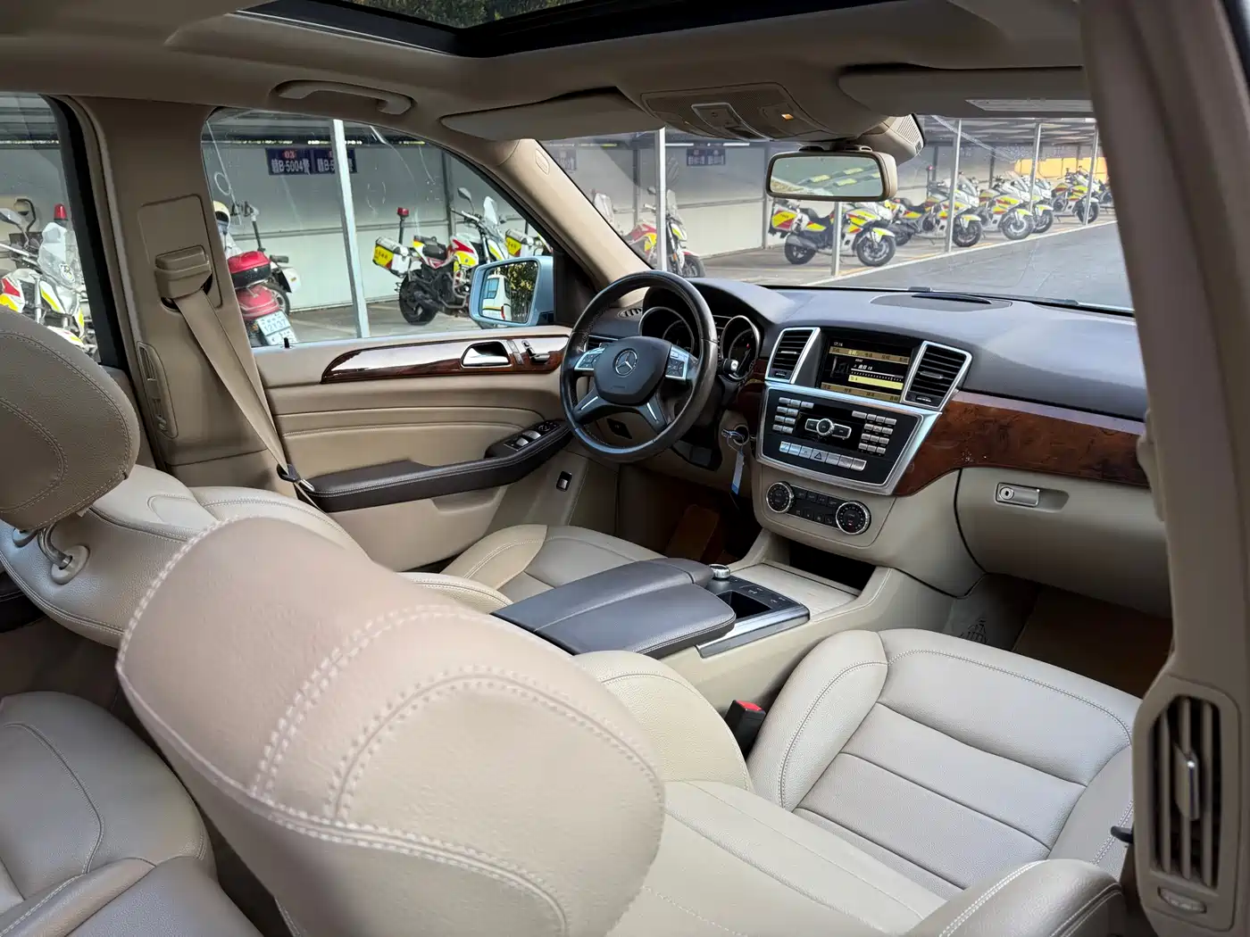 Mercedes-Benz M-Class 2012 Model ML 350 Luxury фото 10