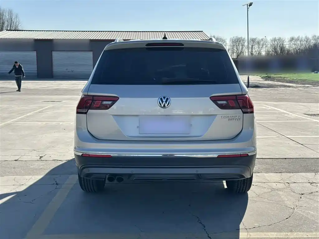 Volkswagen Tiguan L 2017 330TSI Automatic 2WD Luxury Edition фото 22