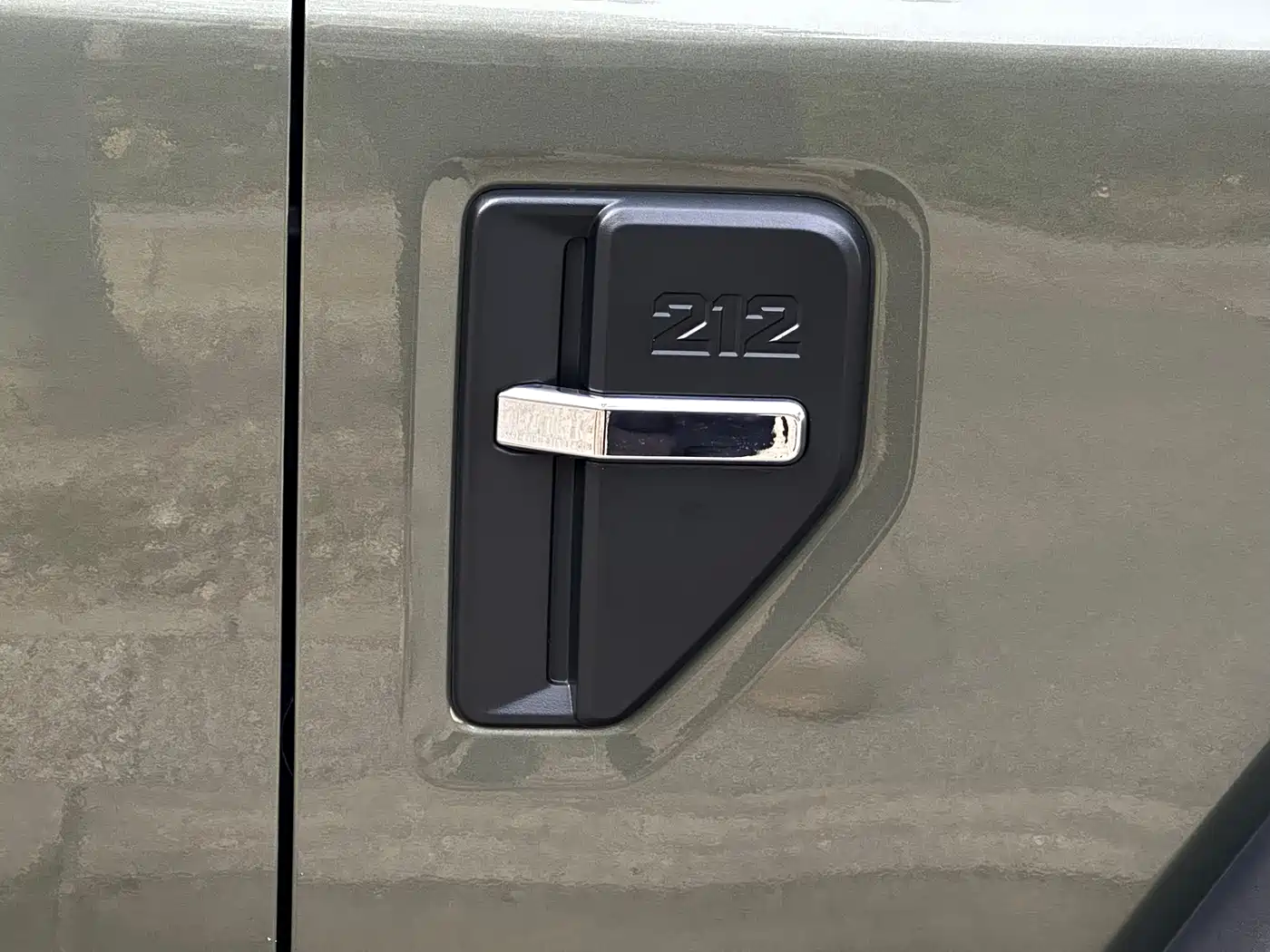212 T01 2025 2024 2.0T Explorer