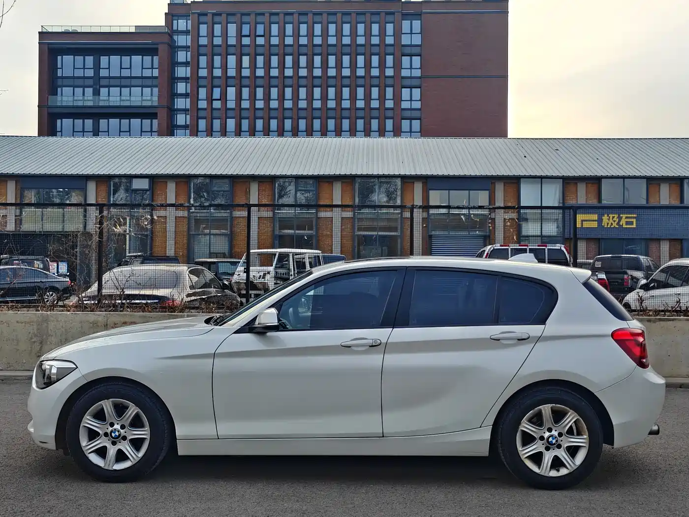 BMW 1 Series (Import) 2013 Facelift 116i Leading Model фото 6