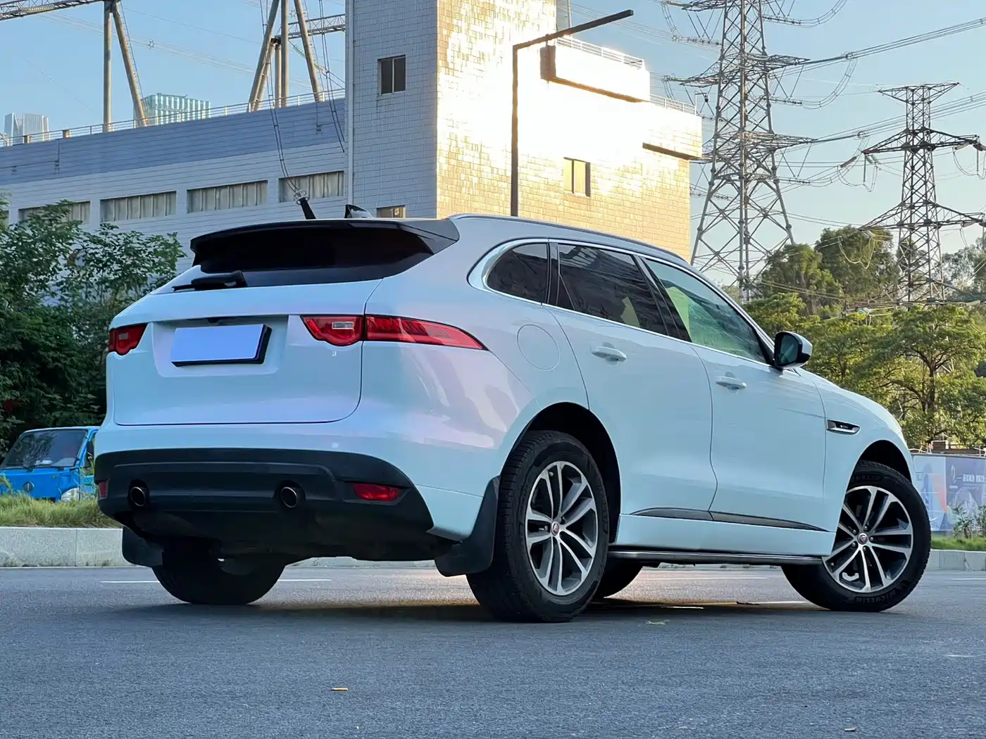Фото 16 - Jaguar F-PACE