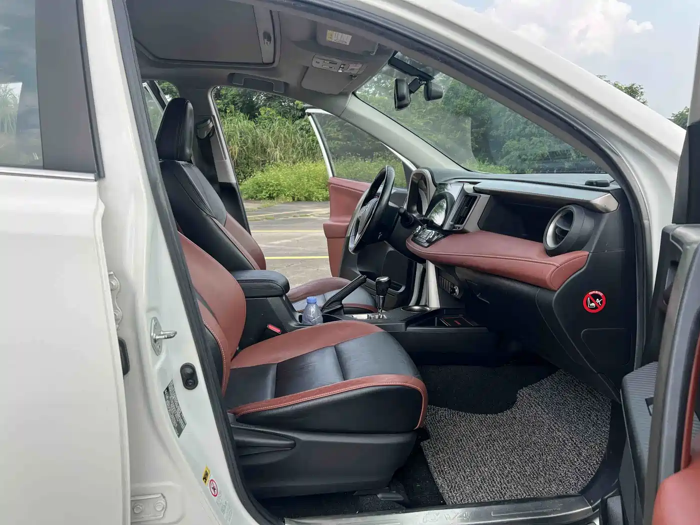 Фото 8 - Toyota RAV4