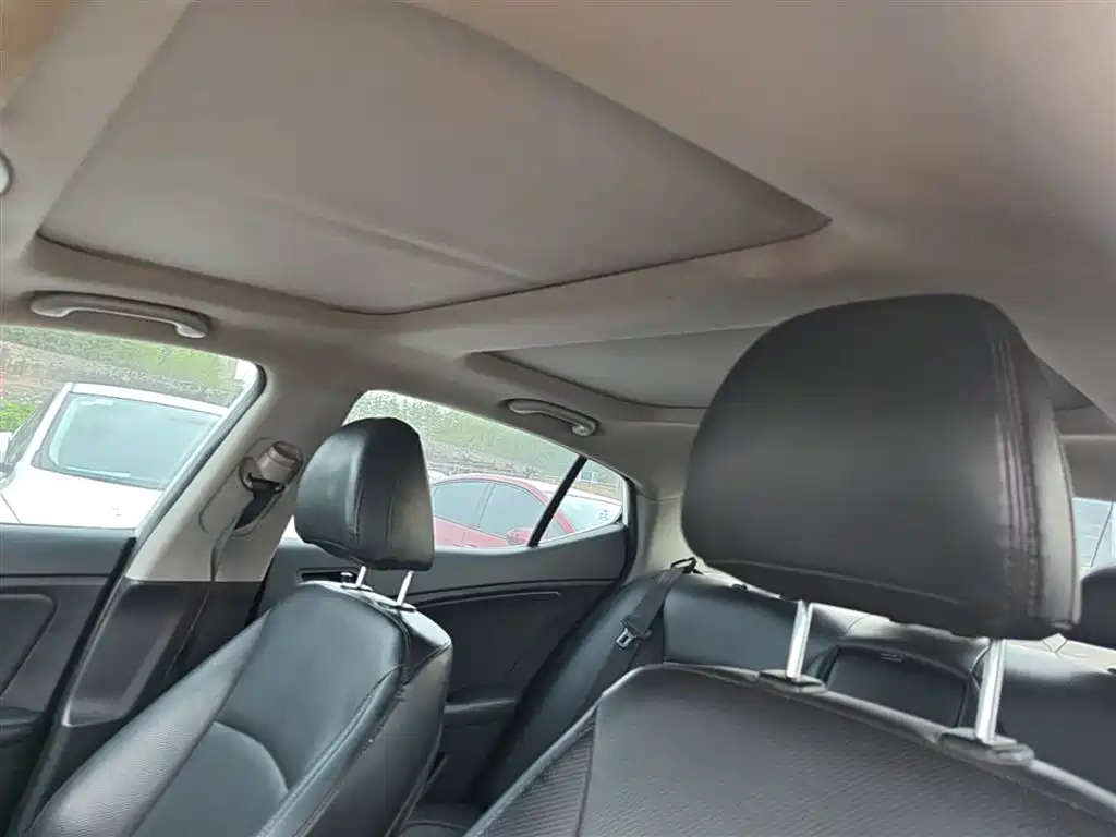 Kia K5 2014 2.0L Automatic LUXURY фото 18