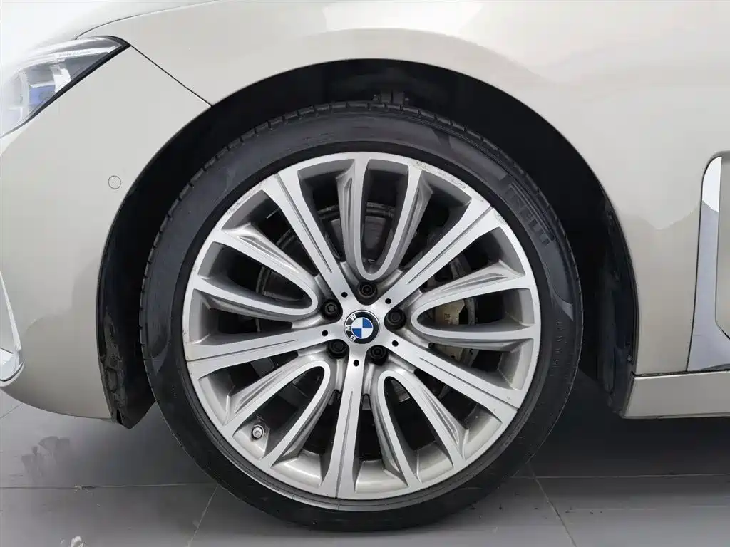 BMW 7 Series 2018 740Li Leading Type Excellence Package фото 17