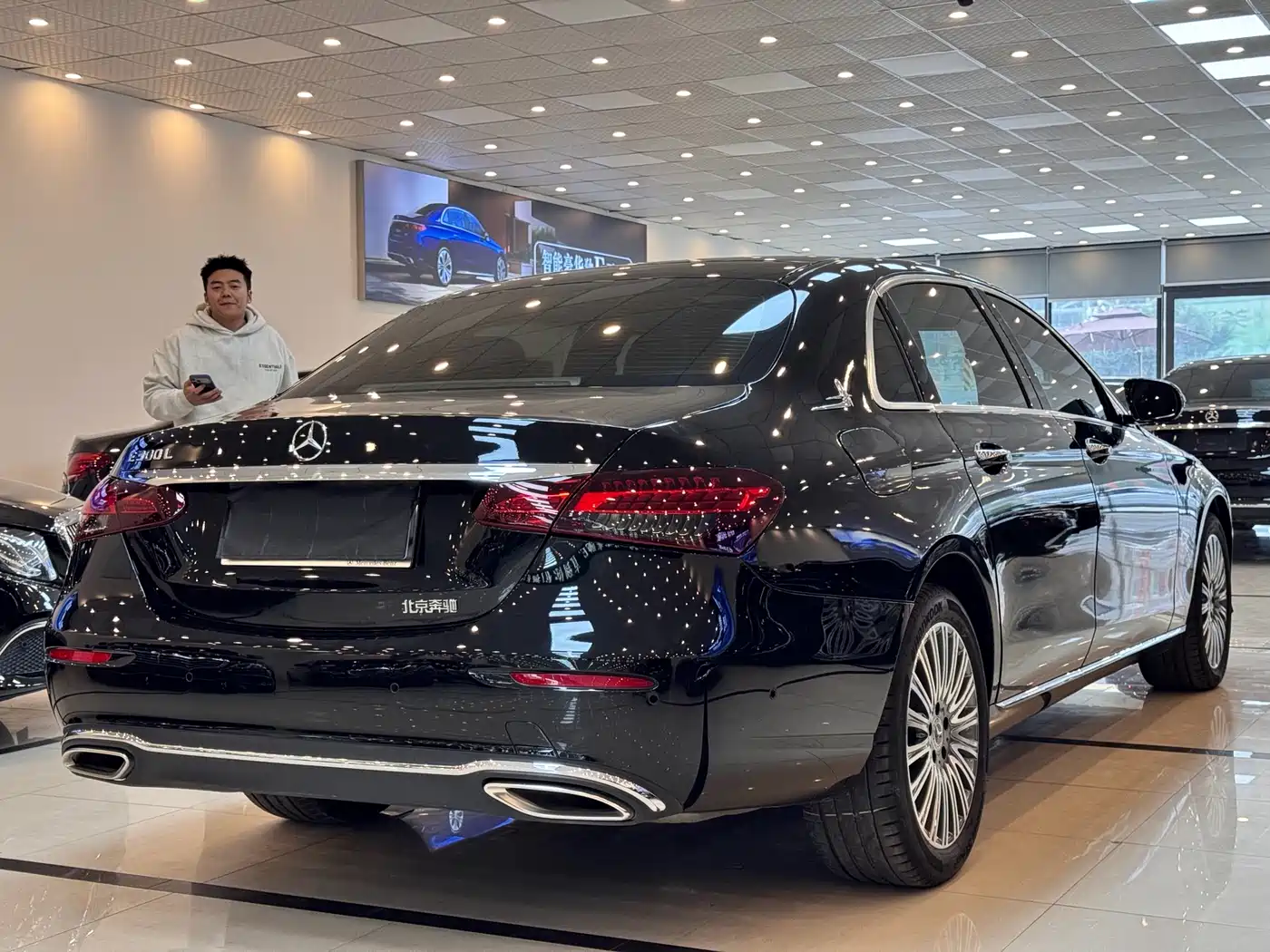 Mercedes-Benz E-Class 2023 E 300 L Fashion фото 5