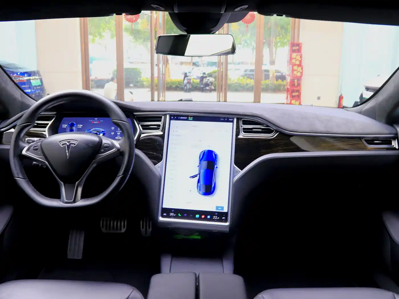 TESLA MODEL S