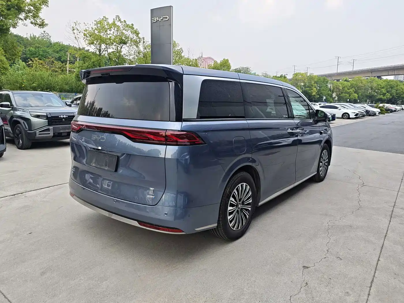 BYD Xia 2025 2025 DM-i 1.5T 180km Surpass Edition