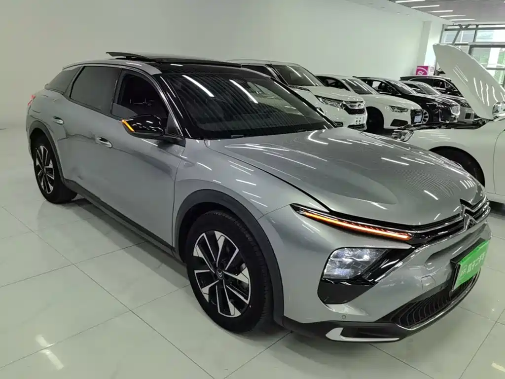Фото 4 - Citroën Versailles C5 X
