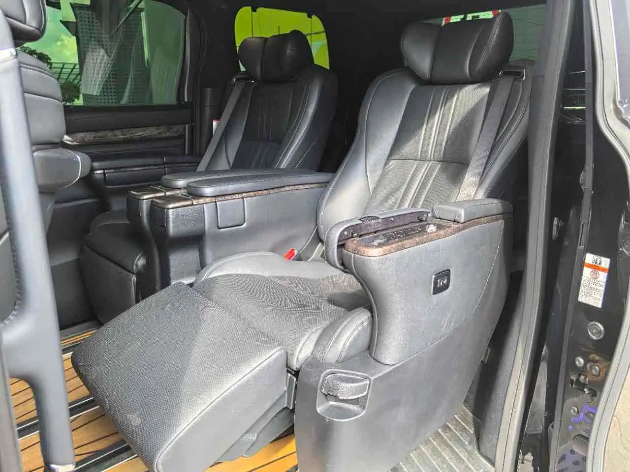 Toyota Alphard 2021 Hybrid 2.5L Premium фото 7