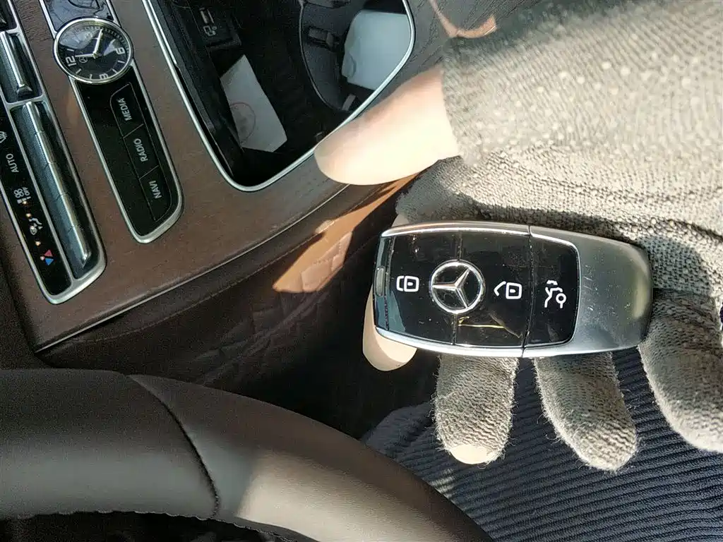 Mercedes-Benz E-Class 2020 Facelift E 260 L фото 11