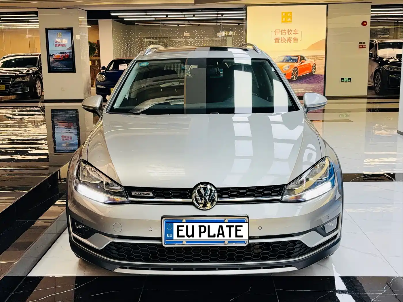 Volkswagen Golf (Import) 2019 1.8TSI Wagon фото 2