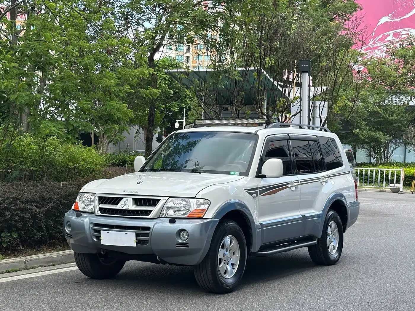 Mitsubishi Pajero 2006 Model 3.0L AT GLS