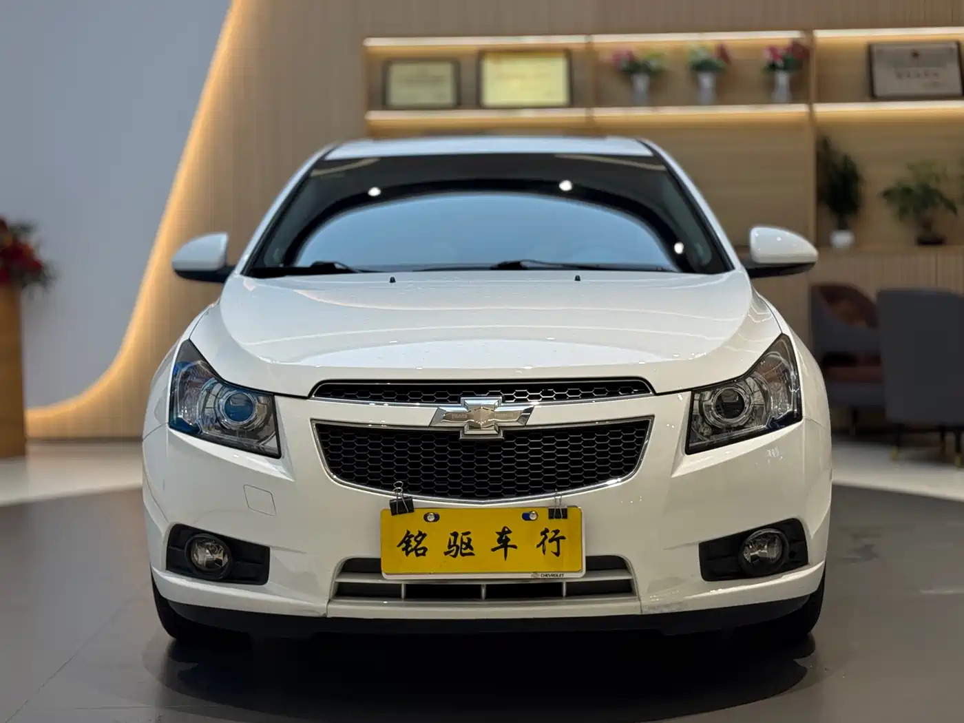 Chevrolet Cruze 2013 Model 1.8L SE AT фото 2