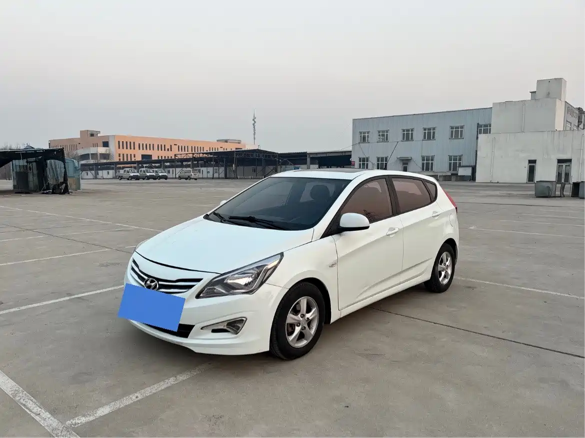 Hyundai Reina 2014 Model 1.4L Automatic GLX