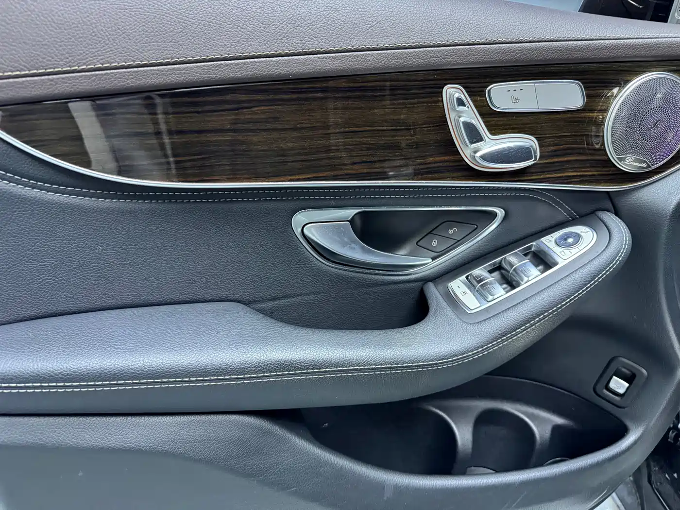 Mercedes-Benz GLC 2018 GLC 260 4MATIC Luxury фото 6