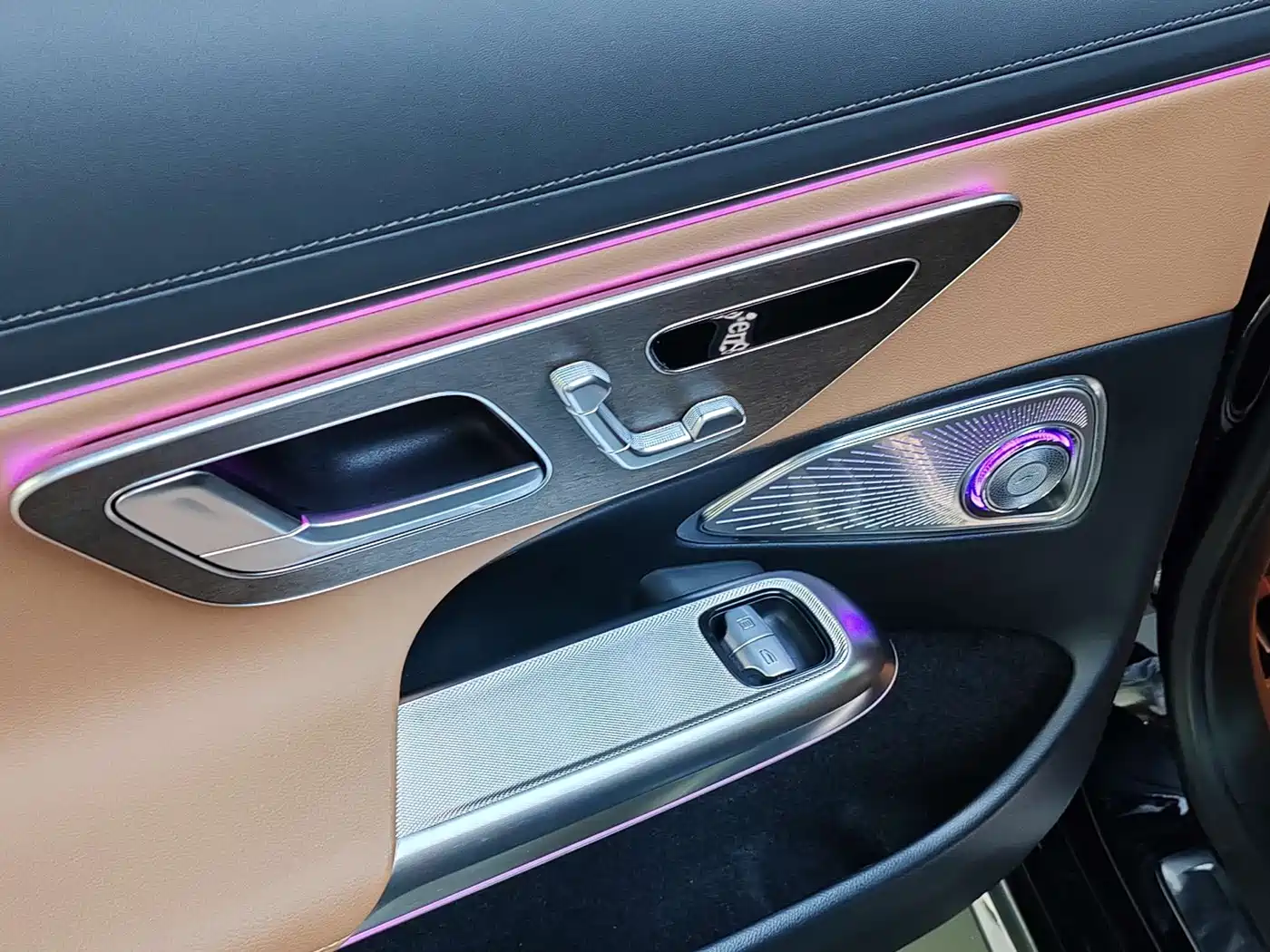 Mercedes-Benz E-Class, миниатюра 9