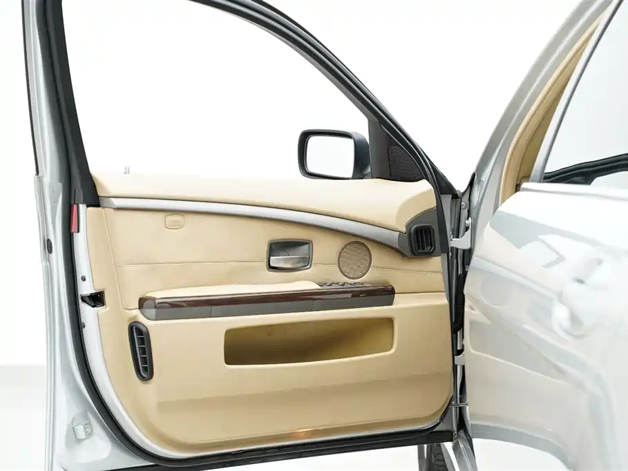 BMW 7 Series 2008 Model 730Li Leading фото 25