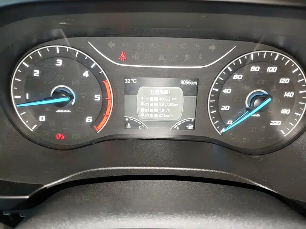 Jiangling JMC Fushun 2026 2025 Model 2.0T 6MT Diesel Short Wheelbase Low Roof Commercial MPV 5/6 Seats with Dual Swing Doors
