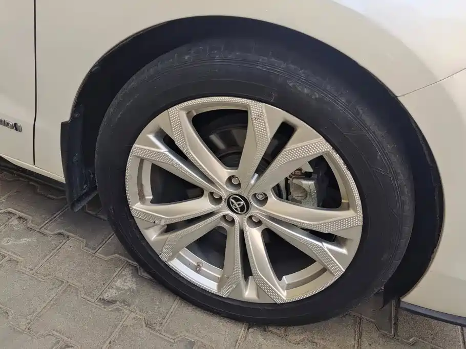Photo 6 - Toyota Sienna