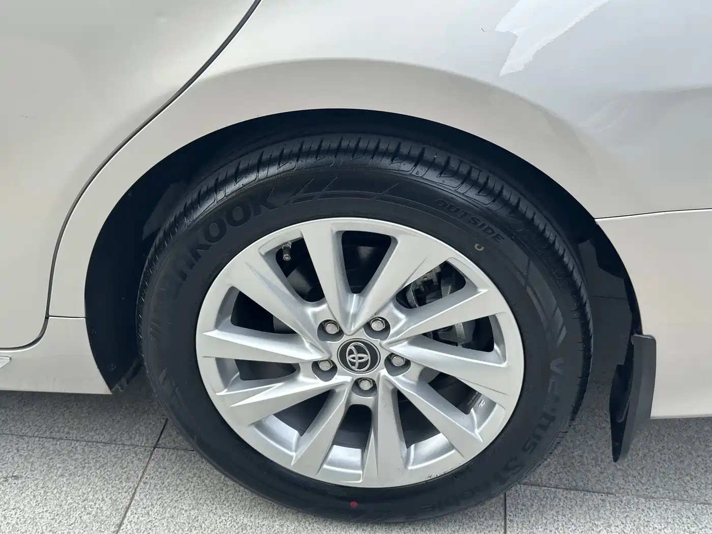 TOYOTA CAMRY