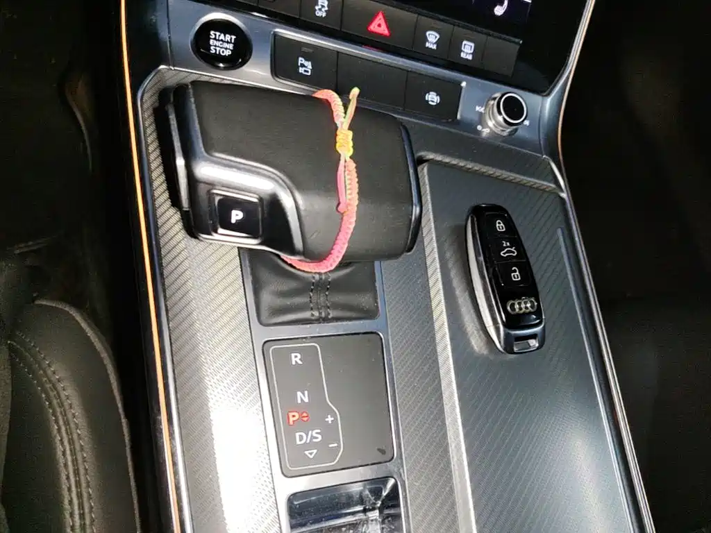 Фото 19 - Audi A6L