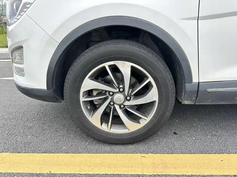 Baojun 560 2017 2016 1.8L iAMT Luxury