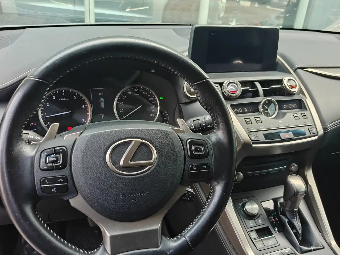 Фото 8 - Lexus NX