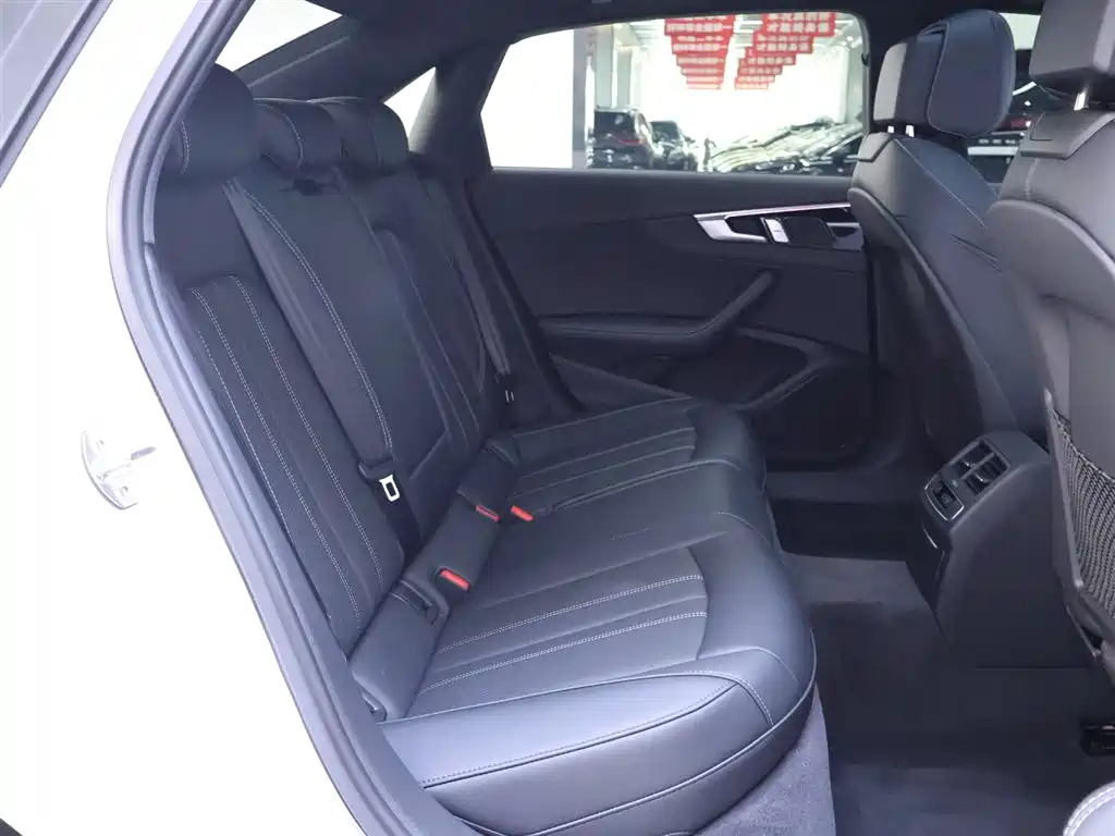 Audi A4L 2024 40 TFSI Luxury Dynamic фото 21