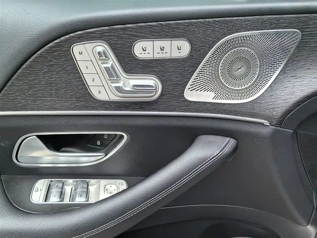 Mercedes-Benz GLE 2024 GLE 450 4MATIC Luxury фото 5