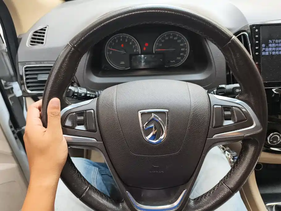 Baojun 730 2014 2014 1.5L Manual Luxury 7-seater