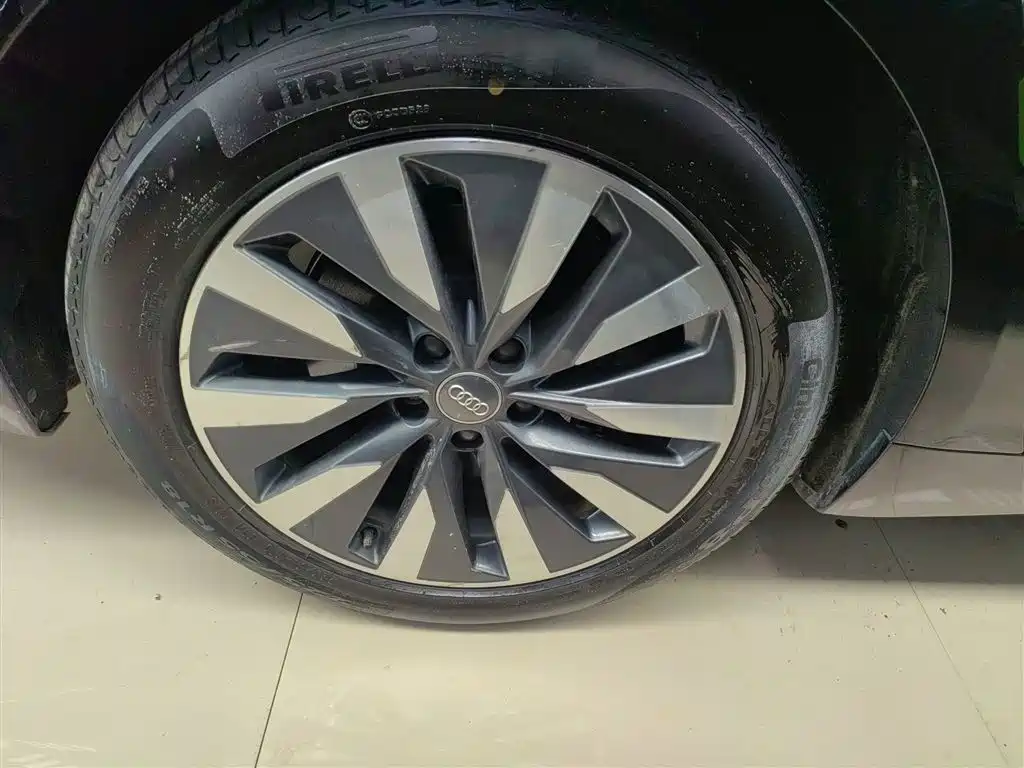 Audi A6L 2021 45 TFSI Exclusive Elegance фото 26