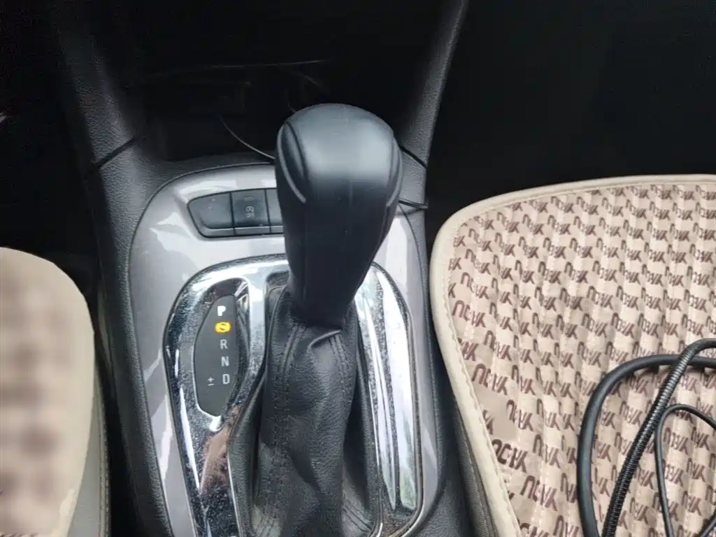 Chevrolet Cruze 2015 1.5L Automatic Luxury Edition фото 7