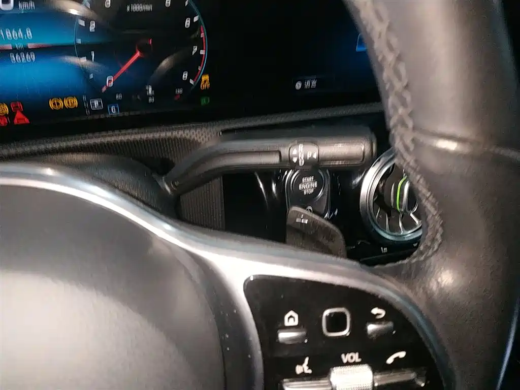 Mercedes-Benz A-Class (Import) 2019 A 200 Dynamic Version фото 6