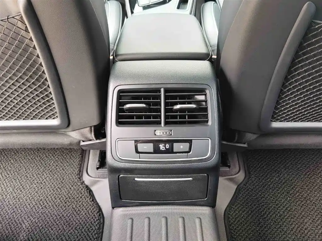 Audi A4L 2024 40 TFSI Luxury Dynamic фото 25