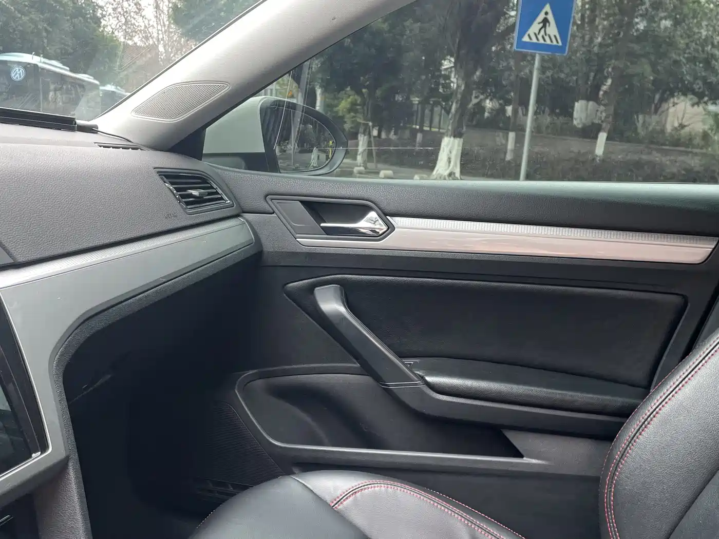 Volkswagen Lamando 2017 230TSI DSG Trend Edition фото 8