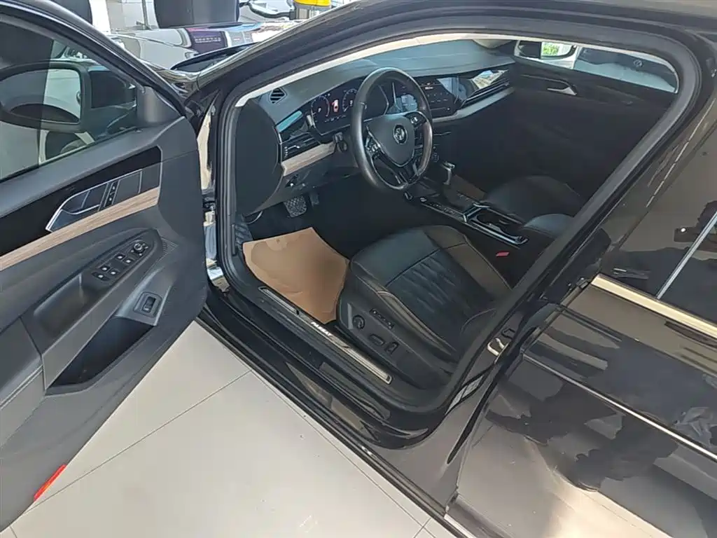 Volkswagen Passat 2019 330TSI Noble Edition China VI фото 16