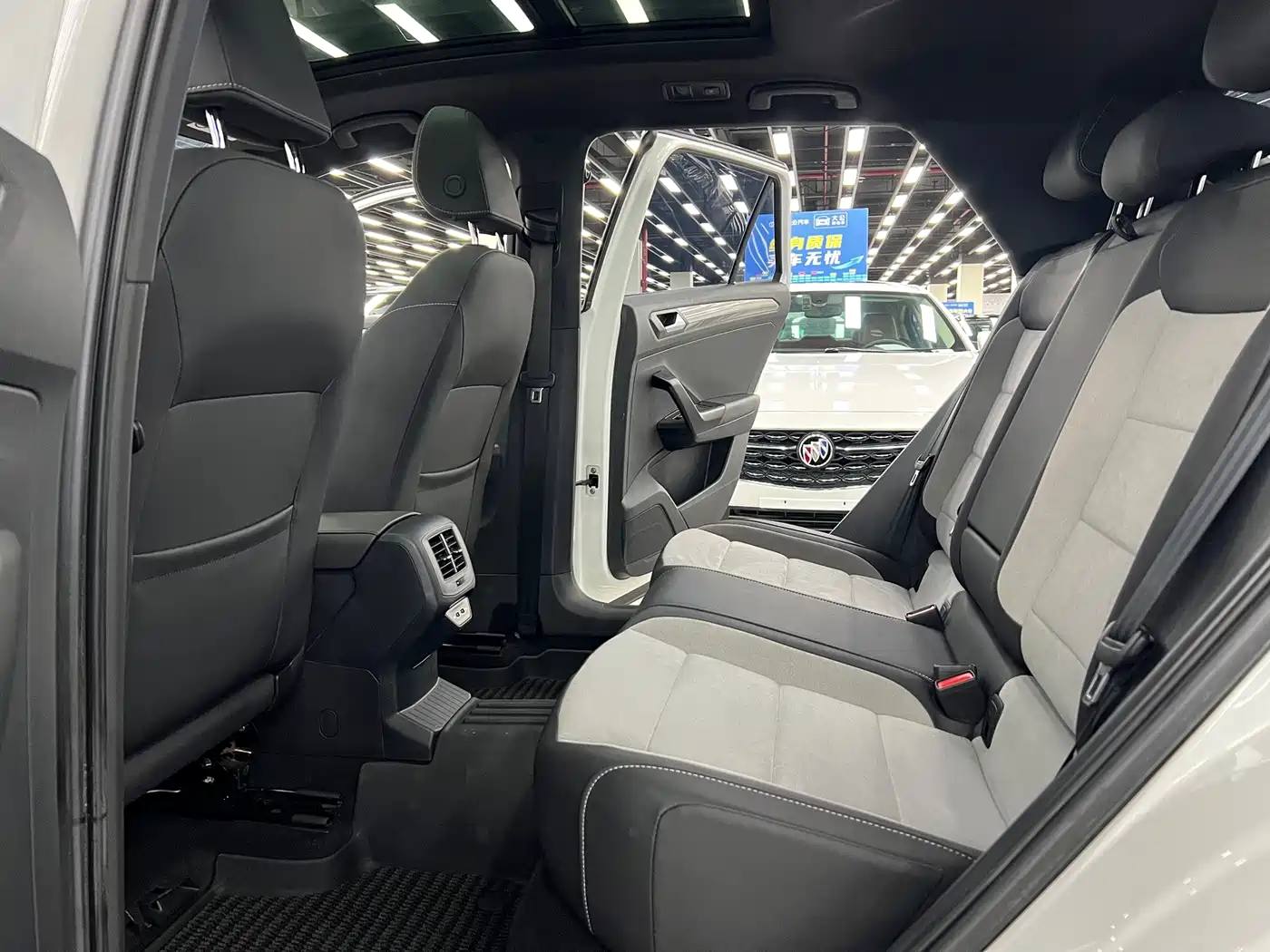 Volkswagen T-Roc, миниатюра 9