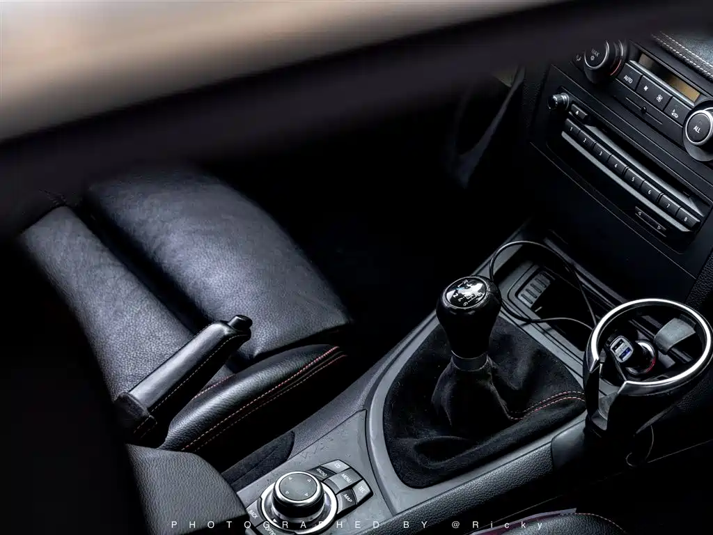 BMW 1 Series M 2011 1M Coupe фото 8