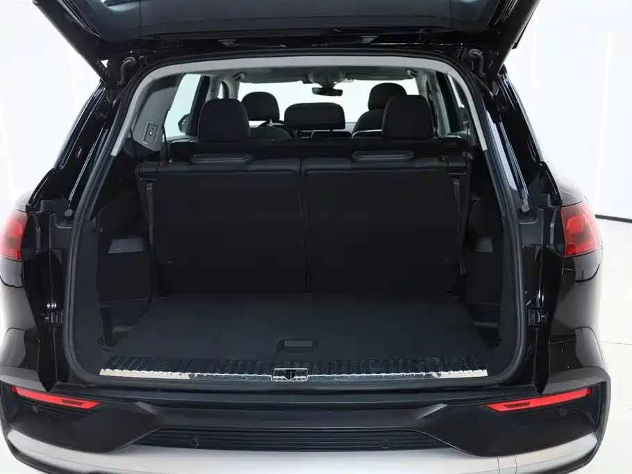 Audi Q6 2024 40 TFSI quattro Cloud View Yulin Package 7-seater фото 13