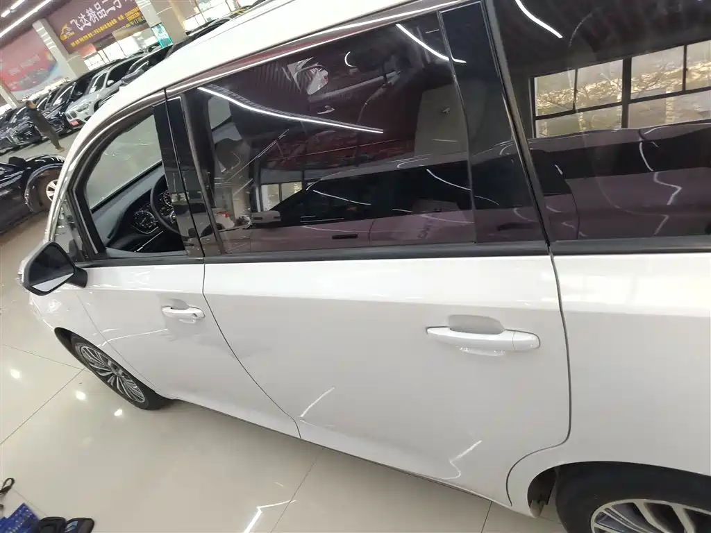 GAC Trumpchi Trumpchi M6 2021 270T DCT Premium Edition (7-seater) фото 21